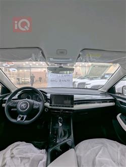 ئێم جی 5 پڵەس